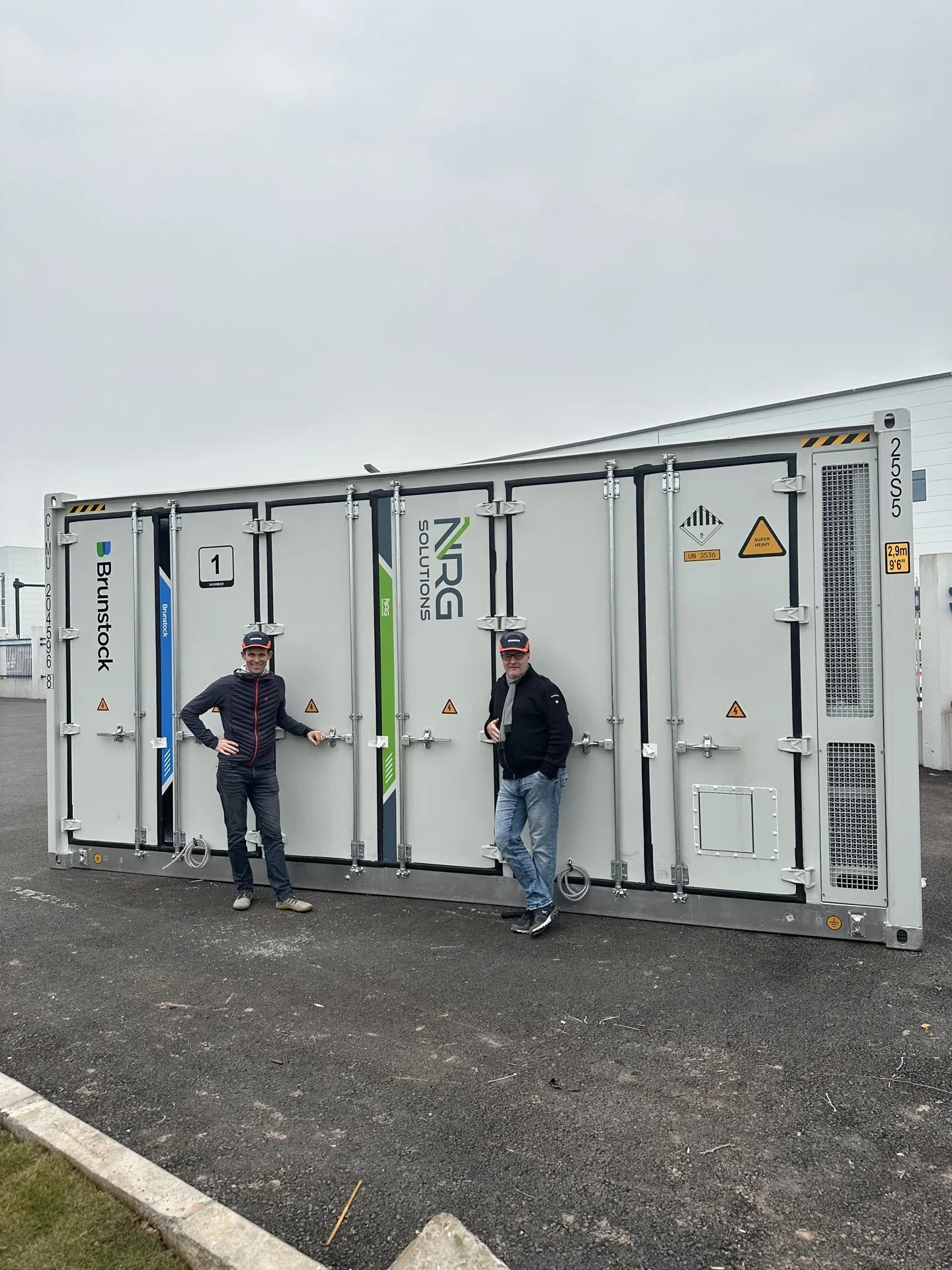 BESS Container Batteriespeicher - Modularer Grossspeicher für Peak Shaving und Eigenverbrauch